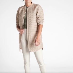 Athleta Grandview PrimaLoft Shell in Tan | quilted jacket long coat M women’s